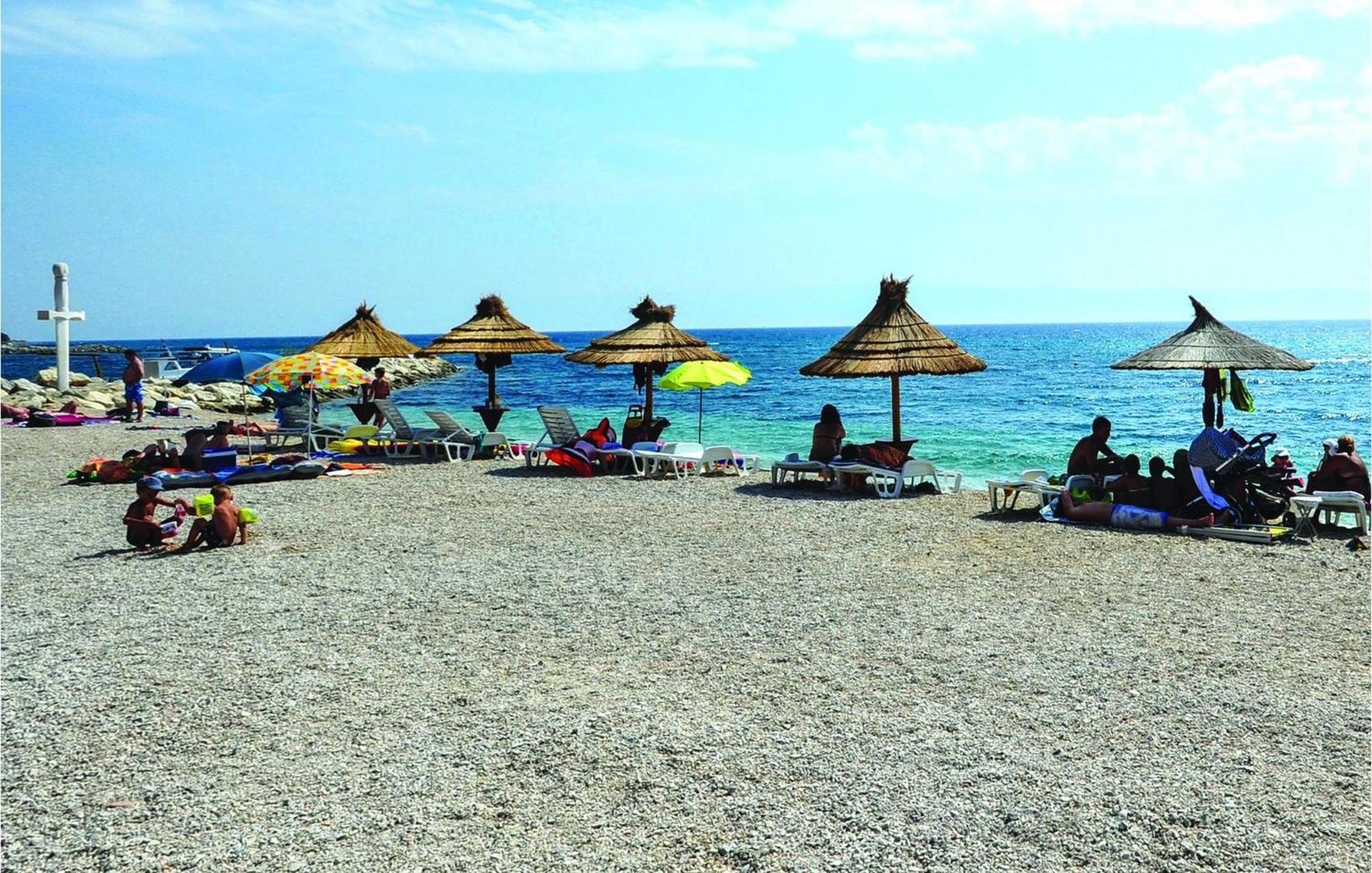 Amazing Apartment In Podstrana With Wifi Εξωτερικό φωτογραφία