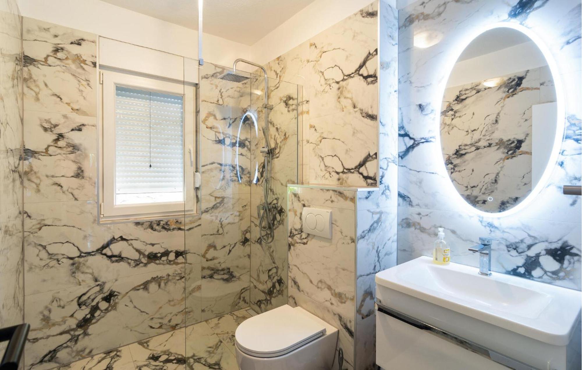 Amazing Apartment In Podstrana With Wifi Εξωτερικό φωτογραφία