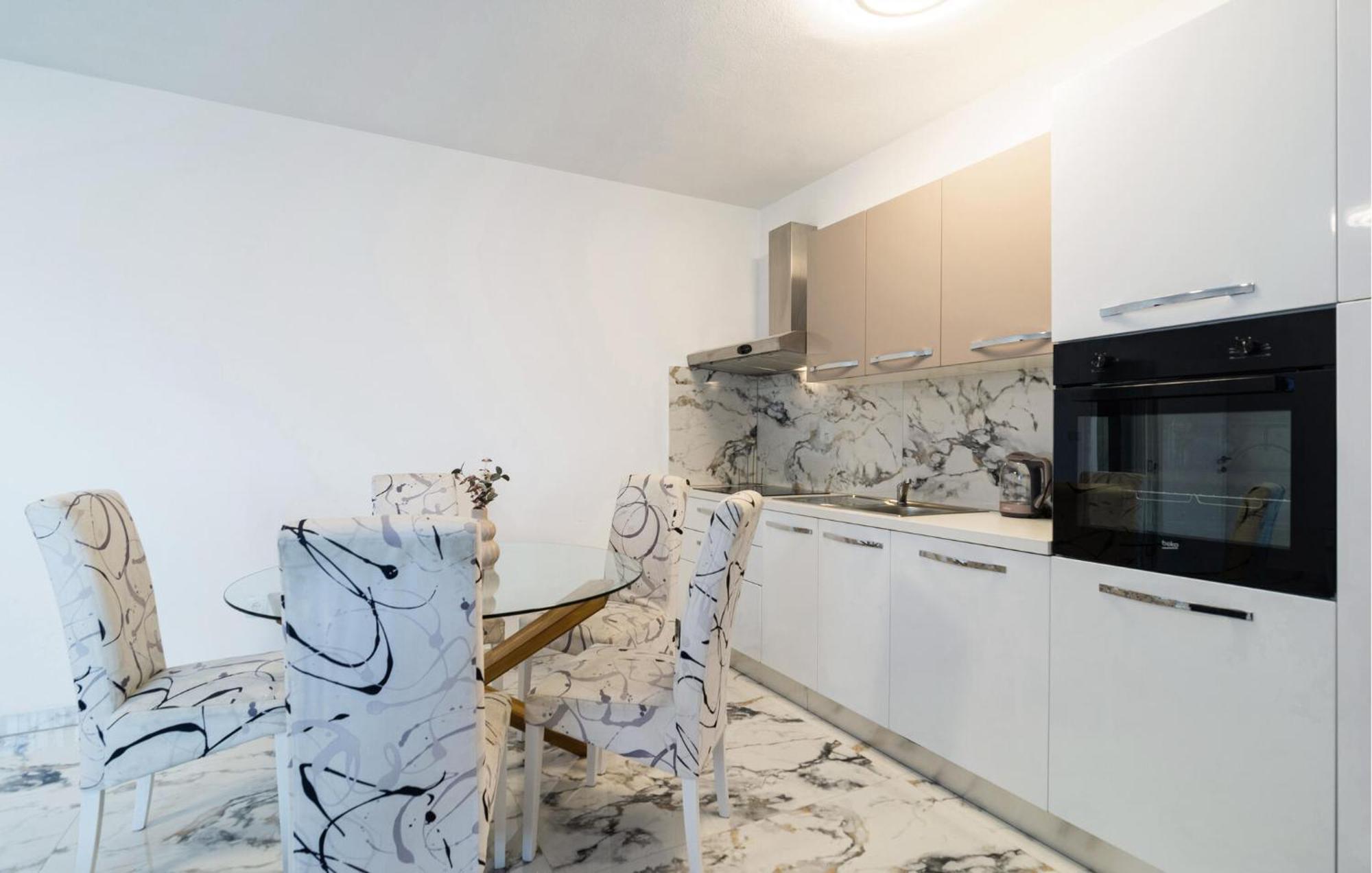 Amazing Apartment In Podstrana With Wifi Εξωτερικό φωτογραφία