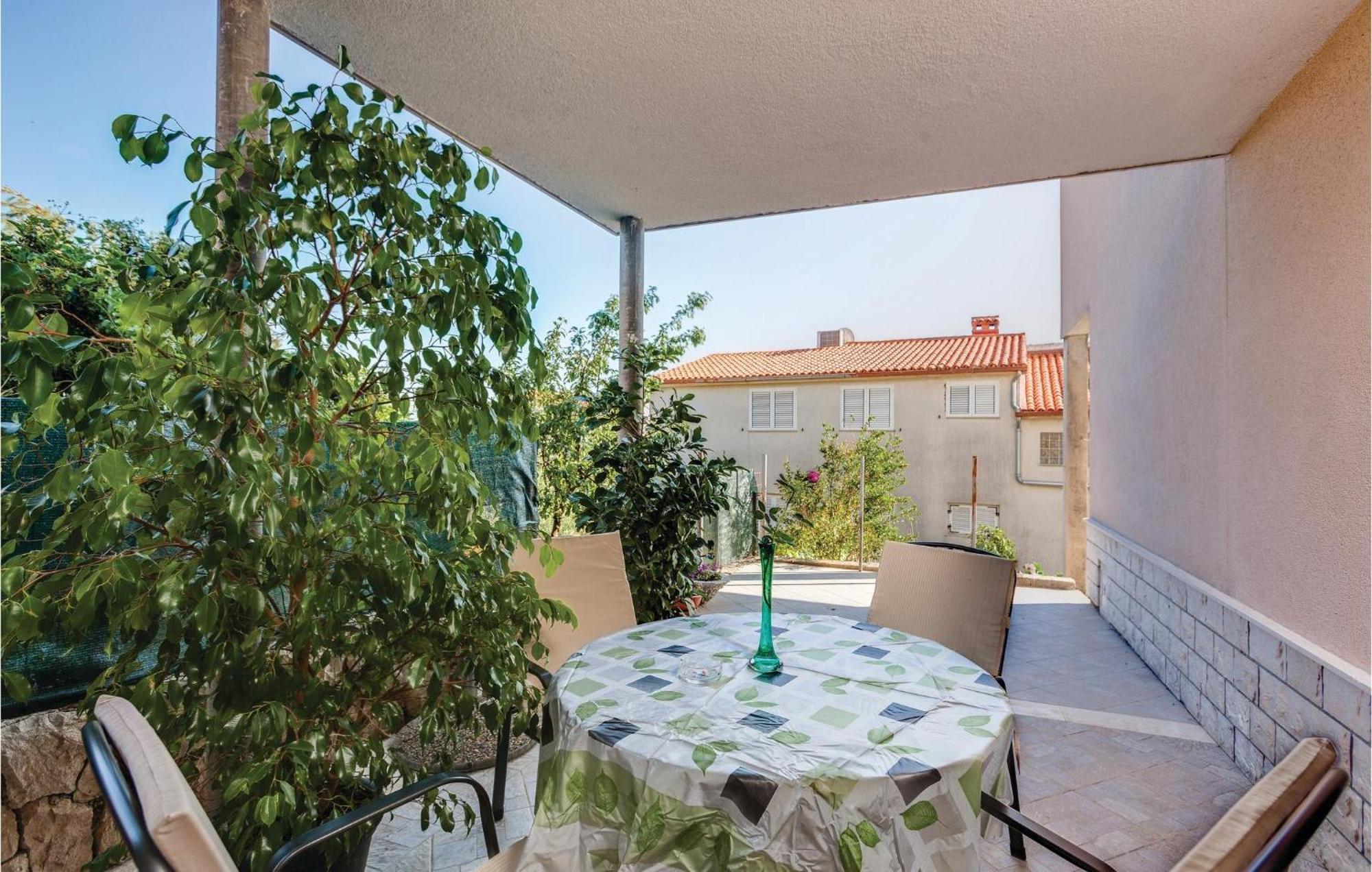 Amazing Apartment In Podstrana With Wifi Εξωτερικό φωτογραφία