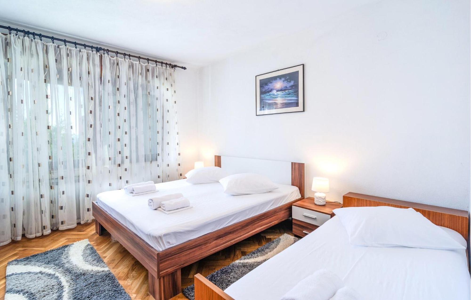 Amazing Apartment In Podstrana With Wifi Εξωτερικό φωτογραφία