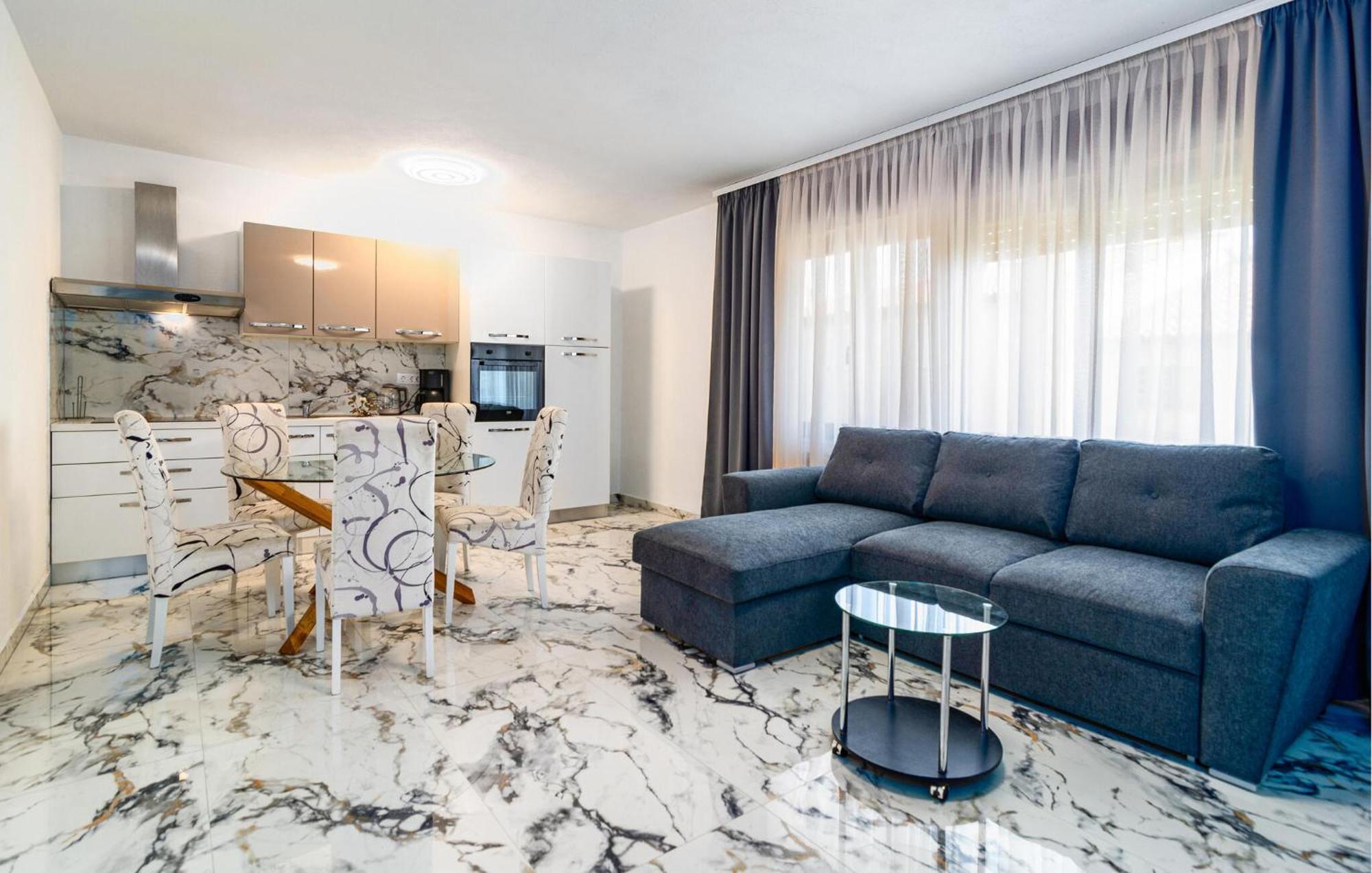 Amazing Apartment In Podstrana With Wifi Εξωτερικό φωτογραφία